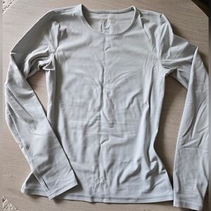 Aritzia Essential Butter Long Sleeve